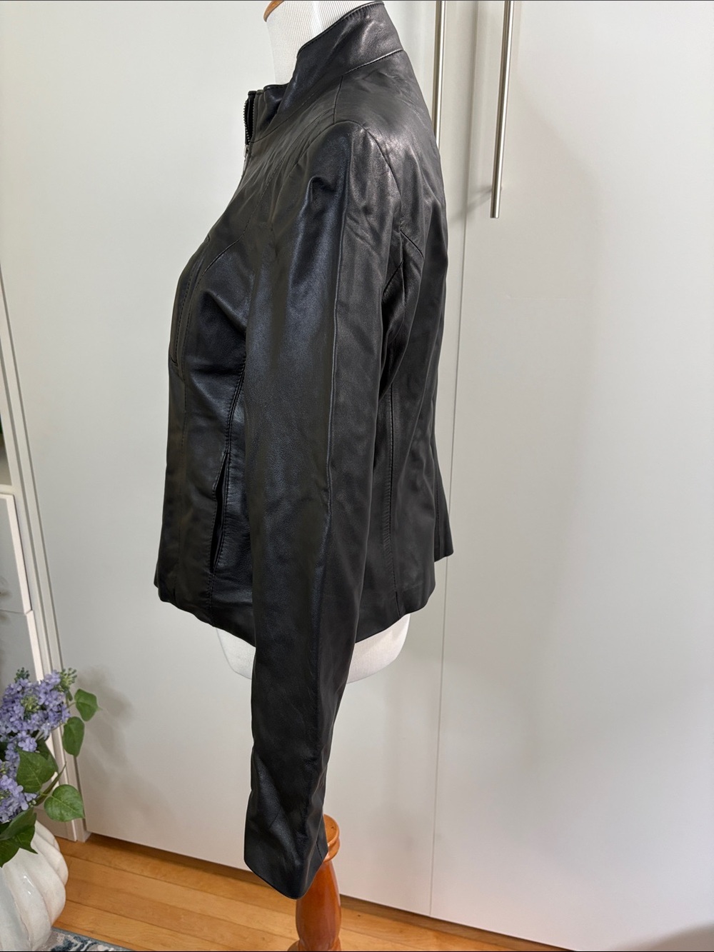 Women's Black Leather Zip-Up Moto Jacket - Picture 4 of 5